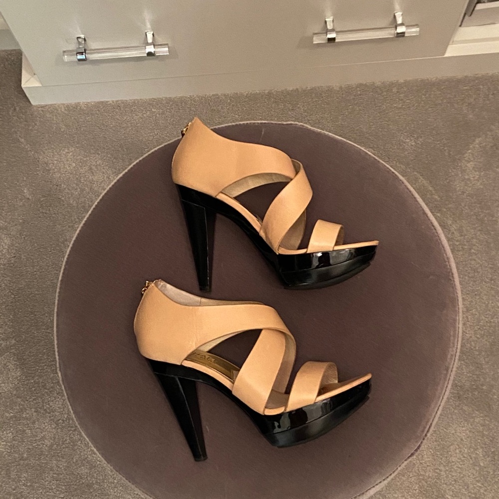 🎉🎉Michael Kors platform cross strap heels